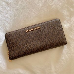 Michael Kors Jet Set Large Monogram Wallet